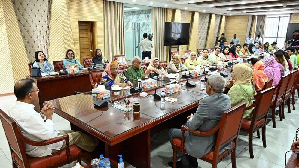 সংরক্ষিত নারী এমপিদের প্রথম সভায় যেসব বিষয়ে গুরুত্বারোপ প্রধ...
